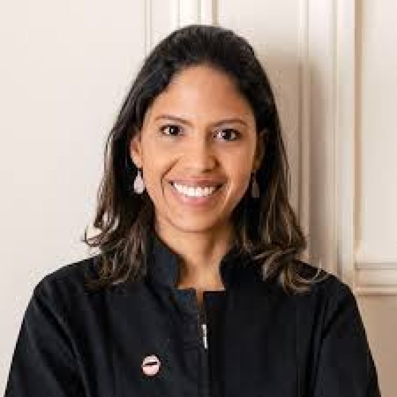 Dr Amandine Para